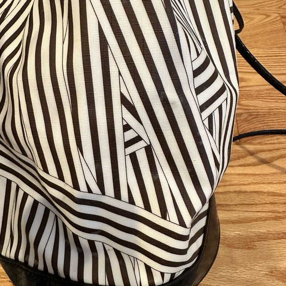 Henri Bendel drawstring bucket bag - Picture 8 of 8